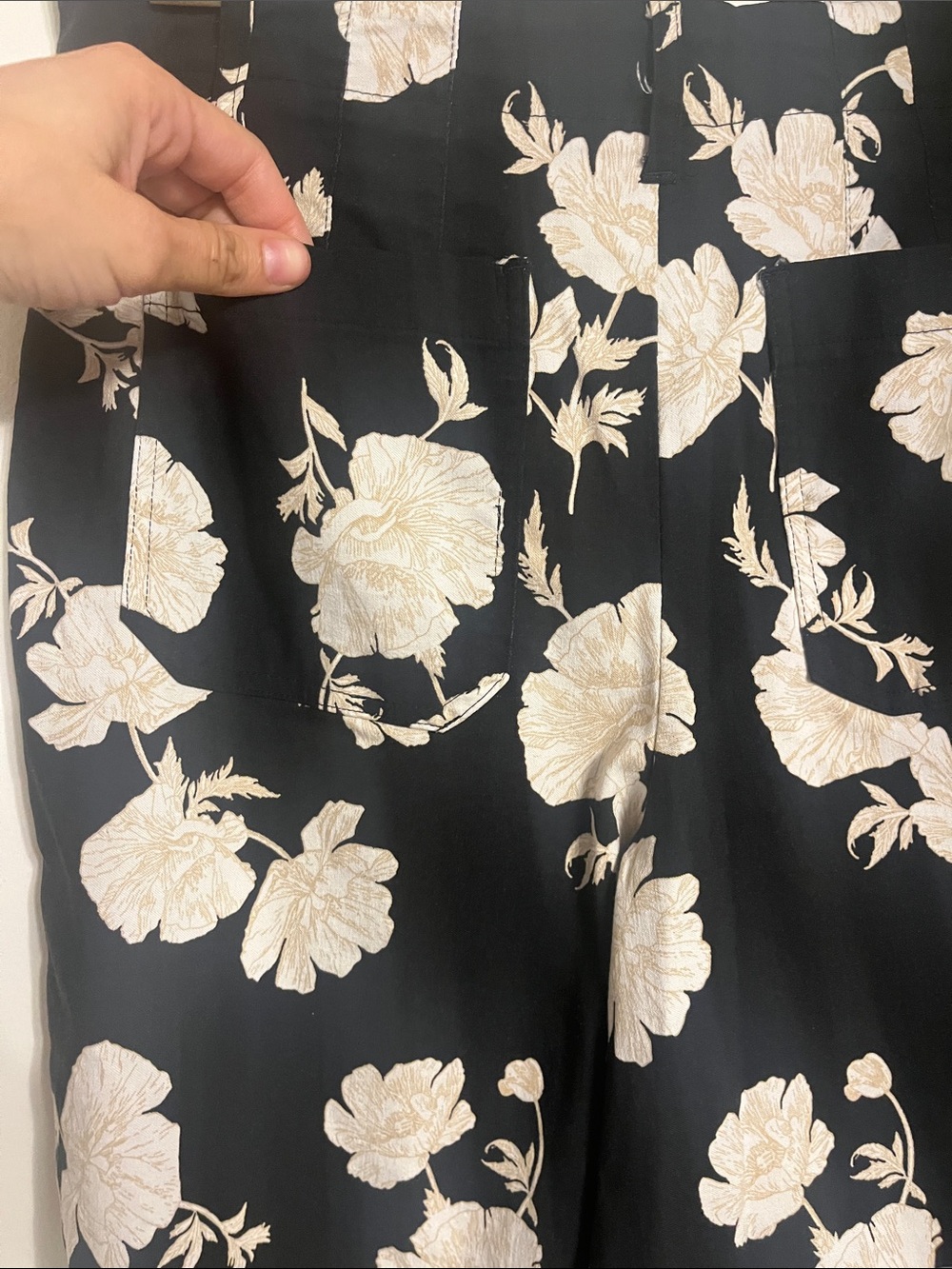 Jules & Leopold Black Wide-Leg Pants with Cream Floral Print sz M - Picture 3 of 5